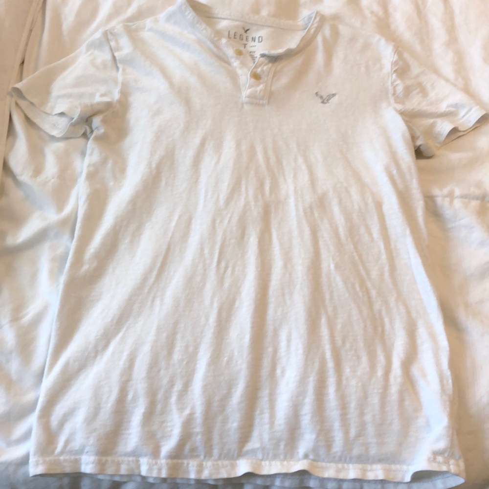 American Eagle tee shirt
